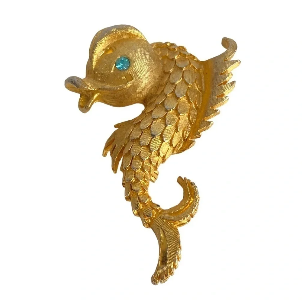 Vintage 50s Fish Brooch Mythological Sea Creature Seahorse Dolphin Gold Pin - Picture 1 of 8